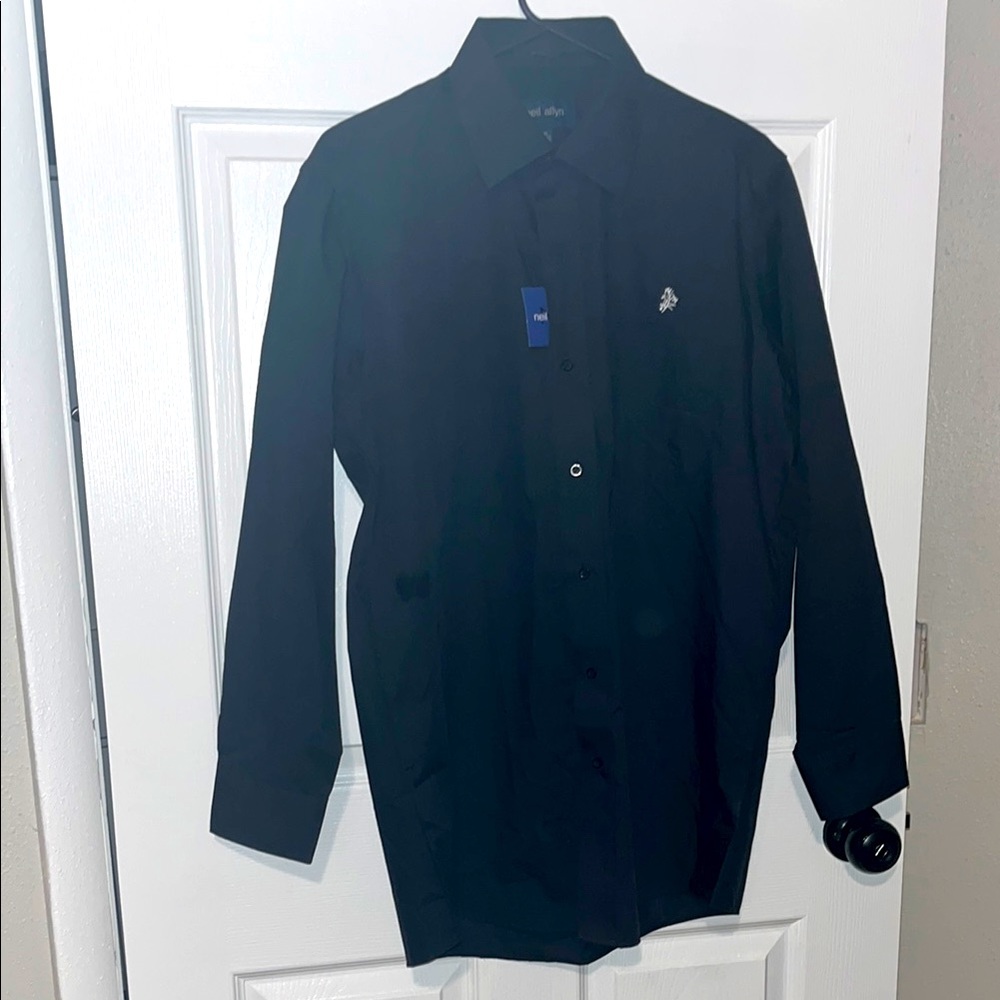 Beautiful black shirt 
Used to serve at cocktail parties. 
NWT  Size: M in men.